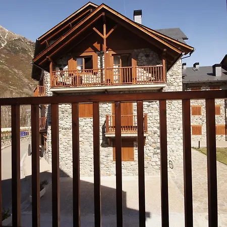 Residencial Lacoma Cuarenta Y Ocho Appartamento Benasque